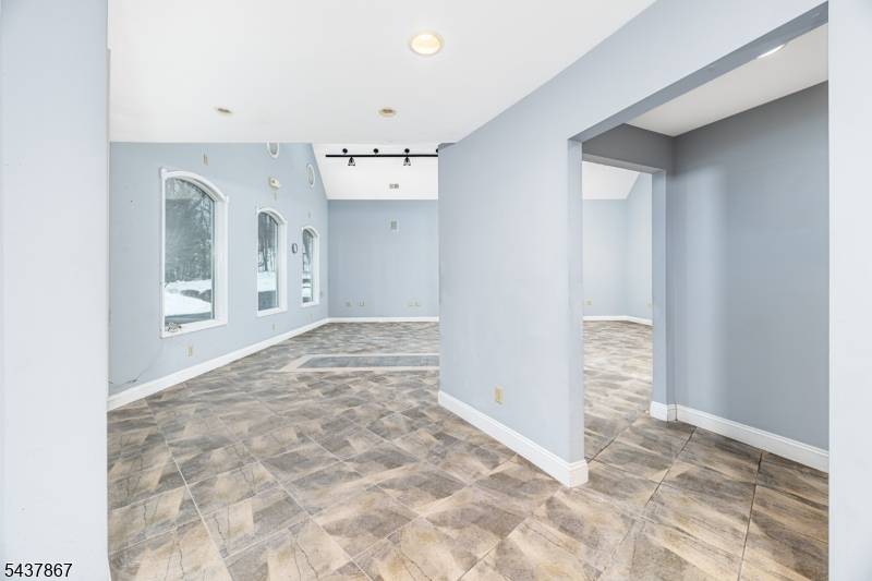137 S Rutherford Ave, Franklin Boro, NJ 07416