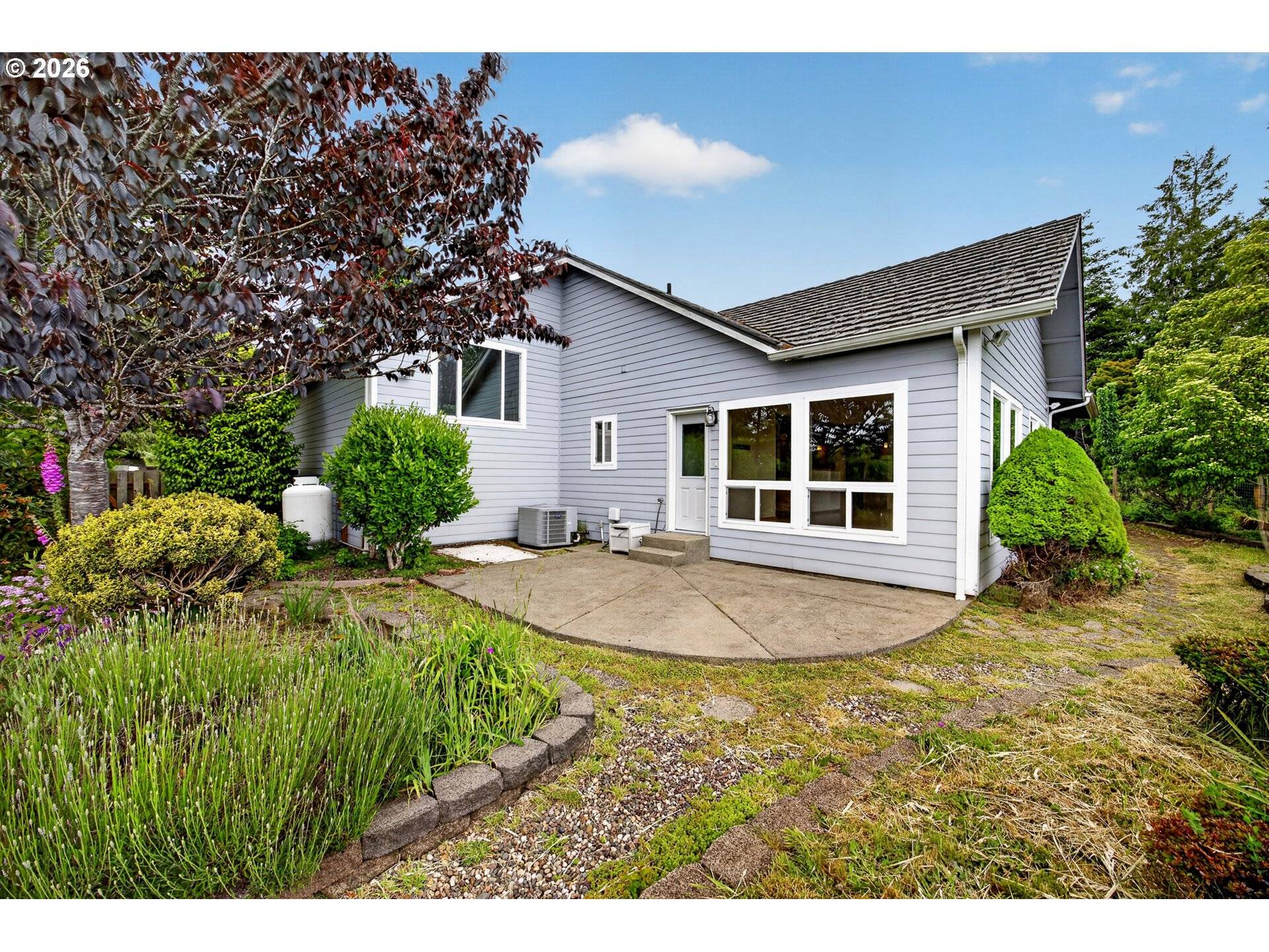 720 KINGS AVE, Lakeside, OR 97449