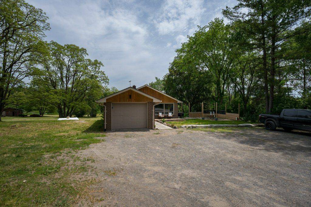 790 Baptist Church RD, Quinte West, ON K0K 3E0
