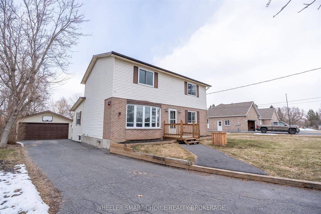 17407 County Rd 18 RD, South Stormont, ON K0C 2A0