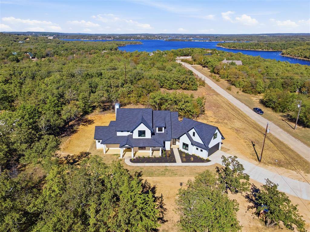 1552 Lakeridge Boulevard, Sunset, TX 76270