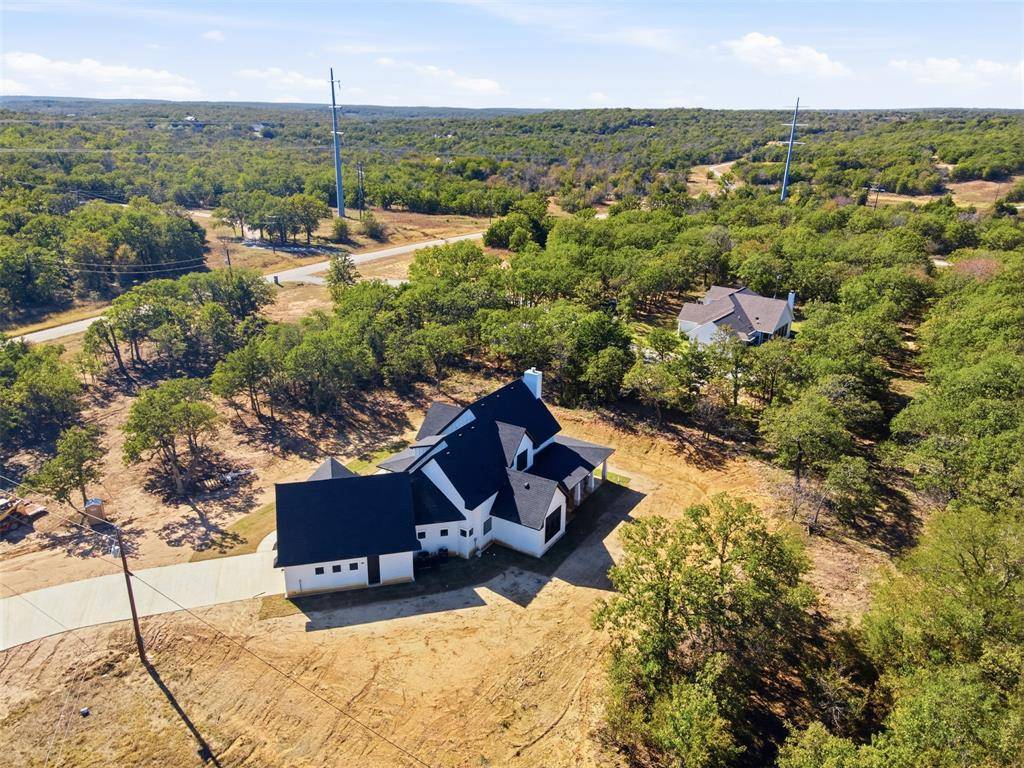 1552 Lakeridge Boulevard, Sunset, TX 76270