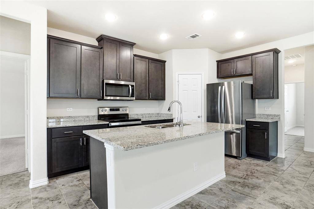 3017 Cliffview Drive, Sanger, TX 76266