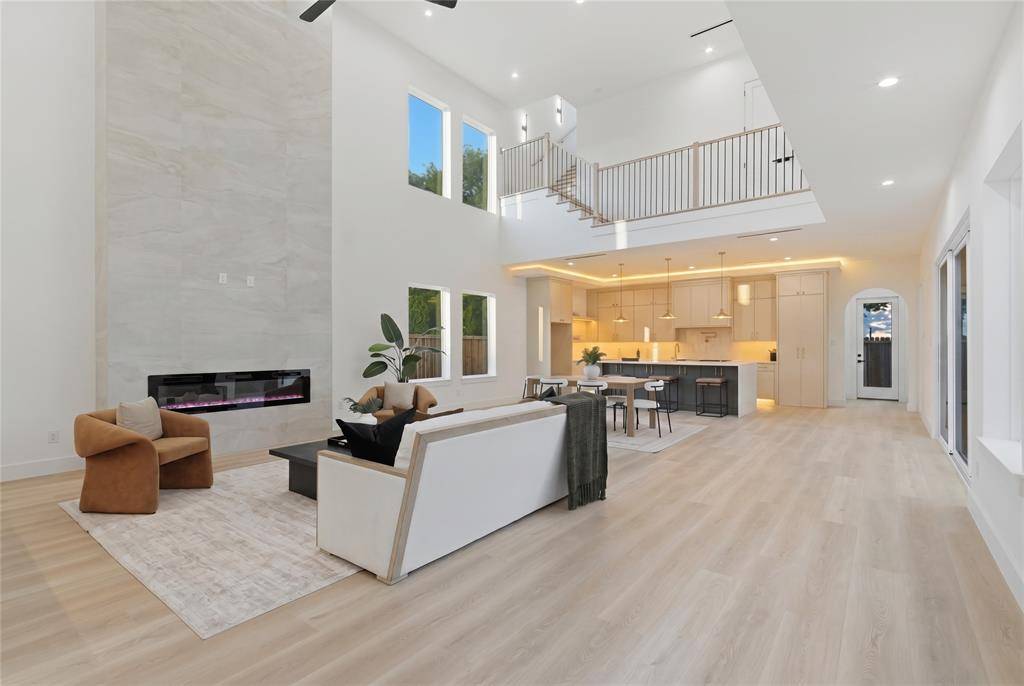 3358 Sylvan Avenue, Dallas, TX 75212