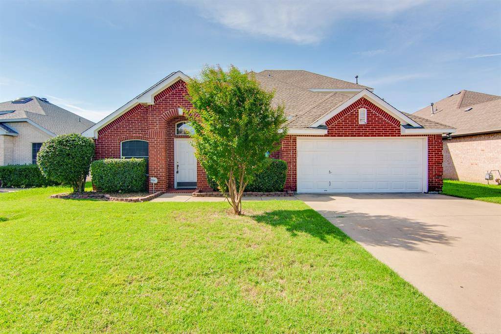 1133 Hillwood Drive, Saginaw, TX 76179