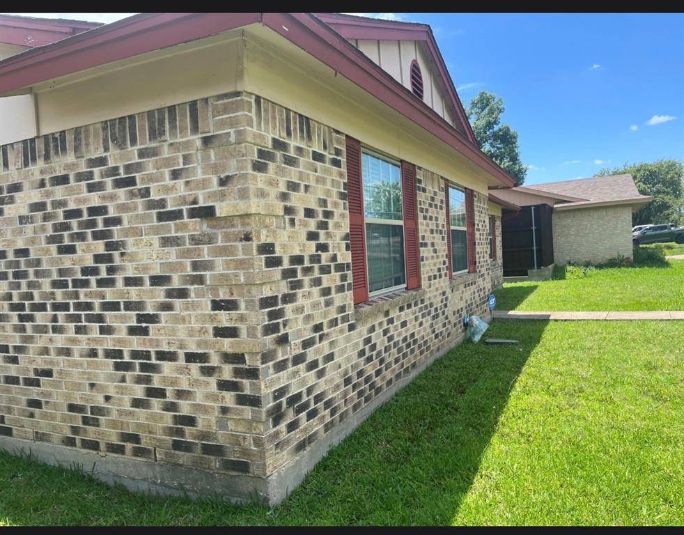 914 Pleasant Valley Road, Garland, TX 75040