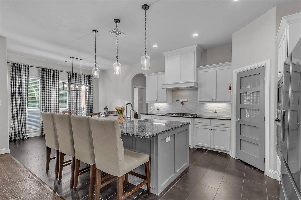 1014 Rennard Street, Caddo Mills, TX 75135