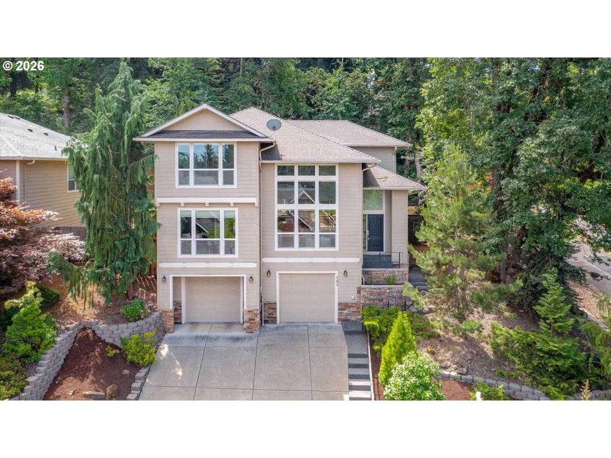 402 LA CRESTA DR SE, Salem, OR 97306