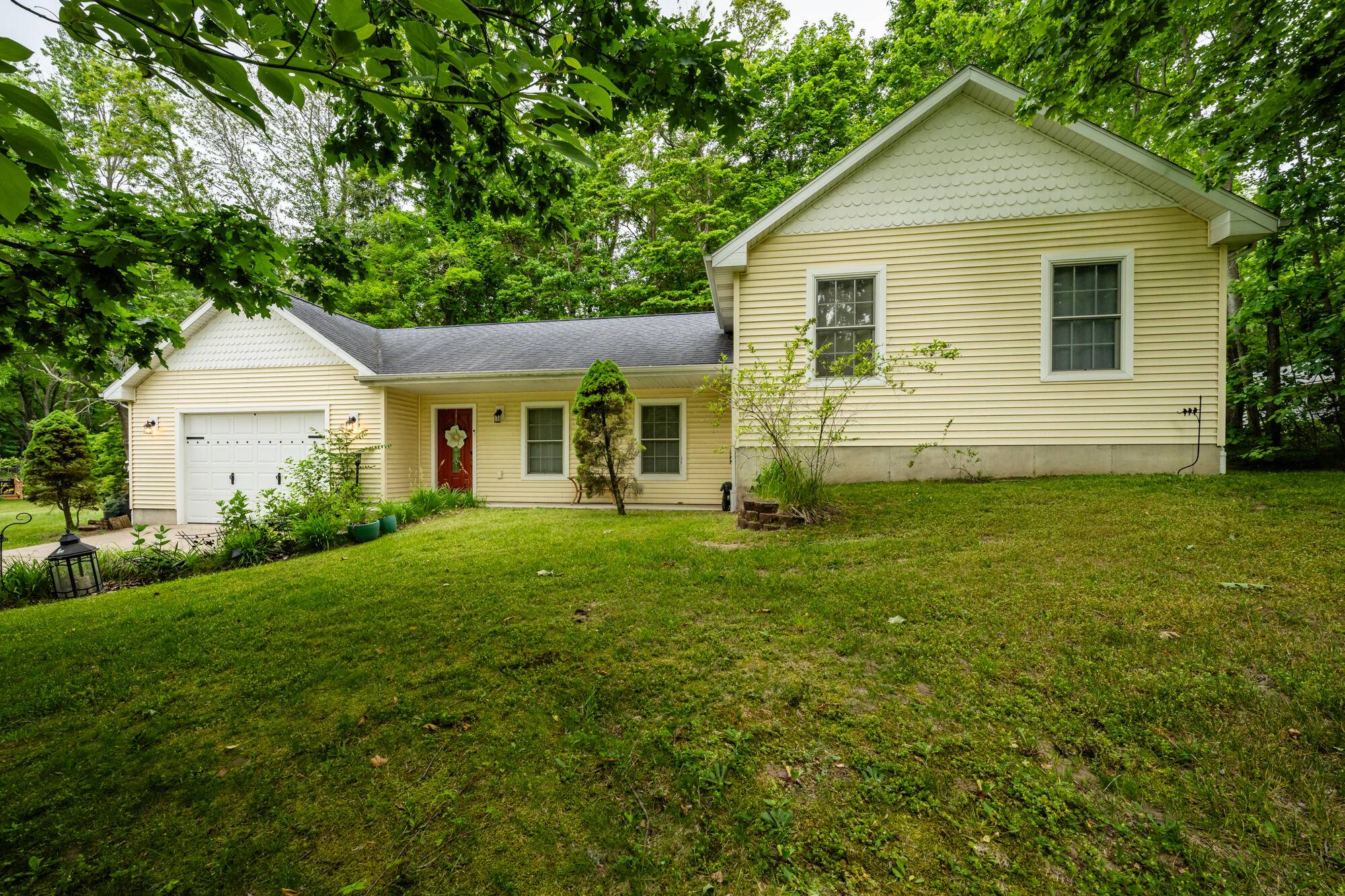 6278 Harrison ST, Hagar Twp, MI 49038