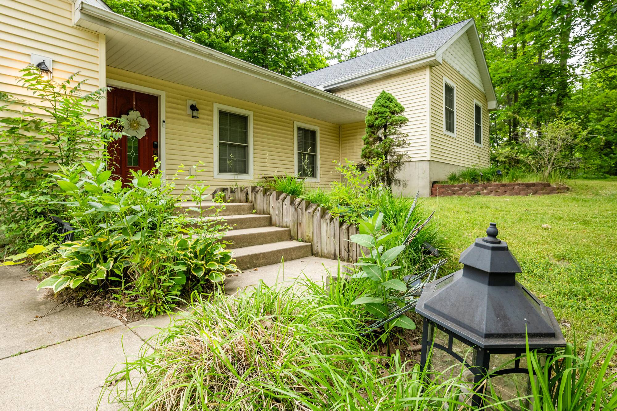 6278 Harrison ST, Hagar Twp, MI 49038
