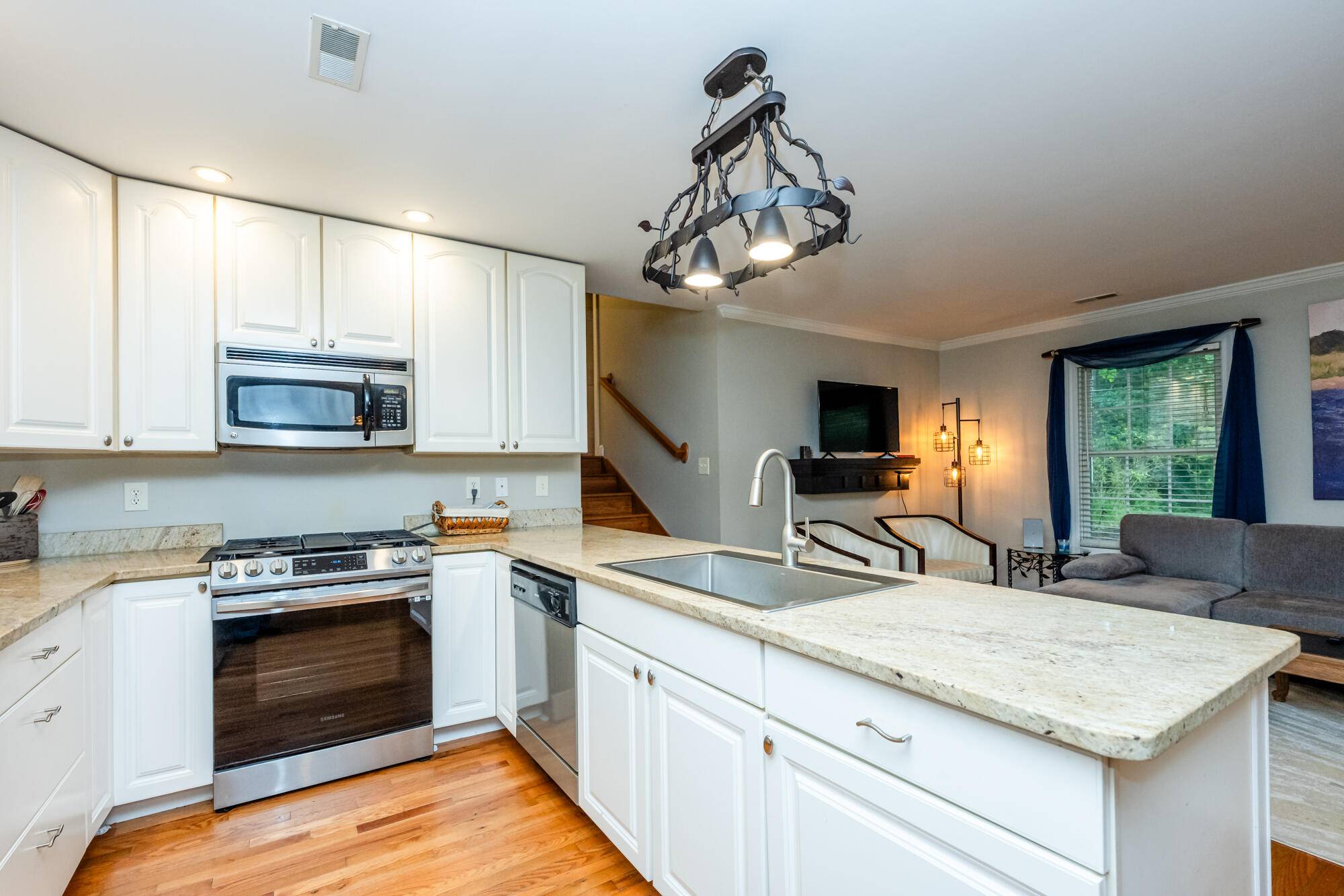 6278 Harrison ST, Hagar Twp, MI 49038