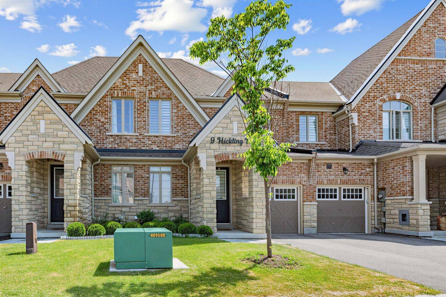 9 Hickling LN, Ajax, ON L1T 4R1