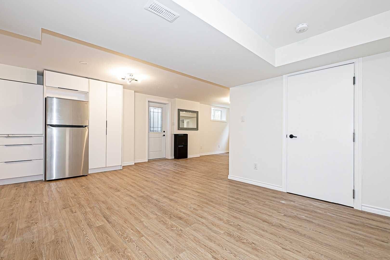 25 Briardale PL, Aurora, ON L4G 6M4