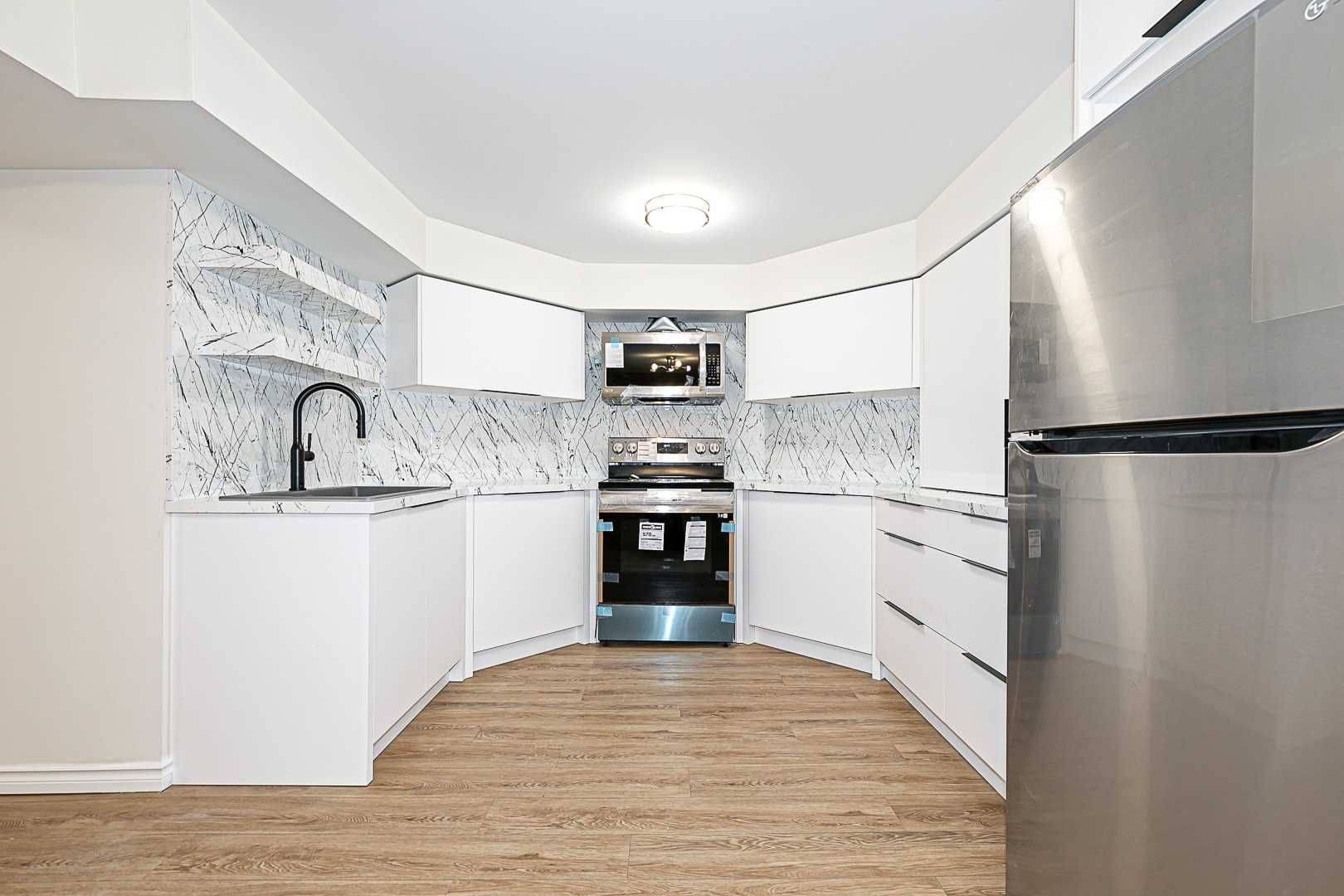 25 Briardale PL, Aurora, ON L4G 6M4