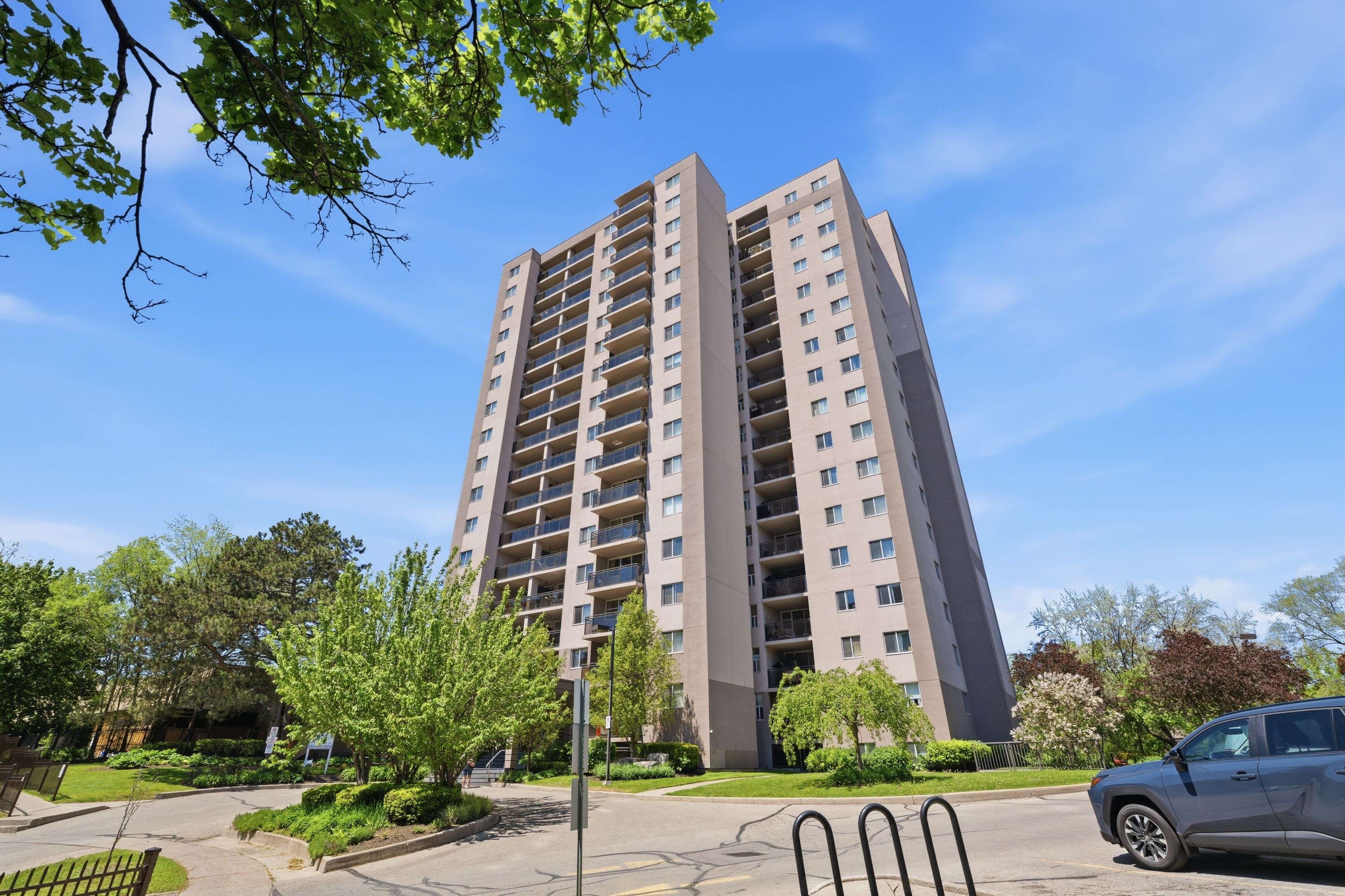 975 Warwick CT #1005, Burlington, ON L7T 3Z7