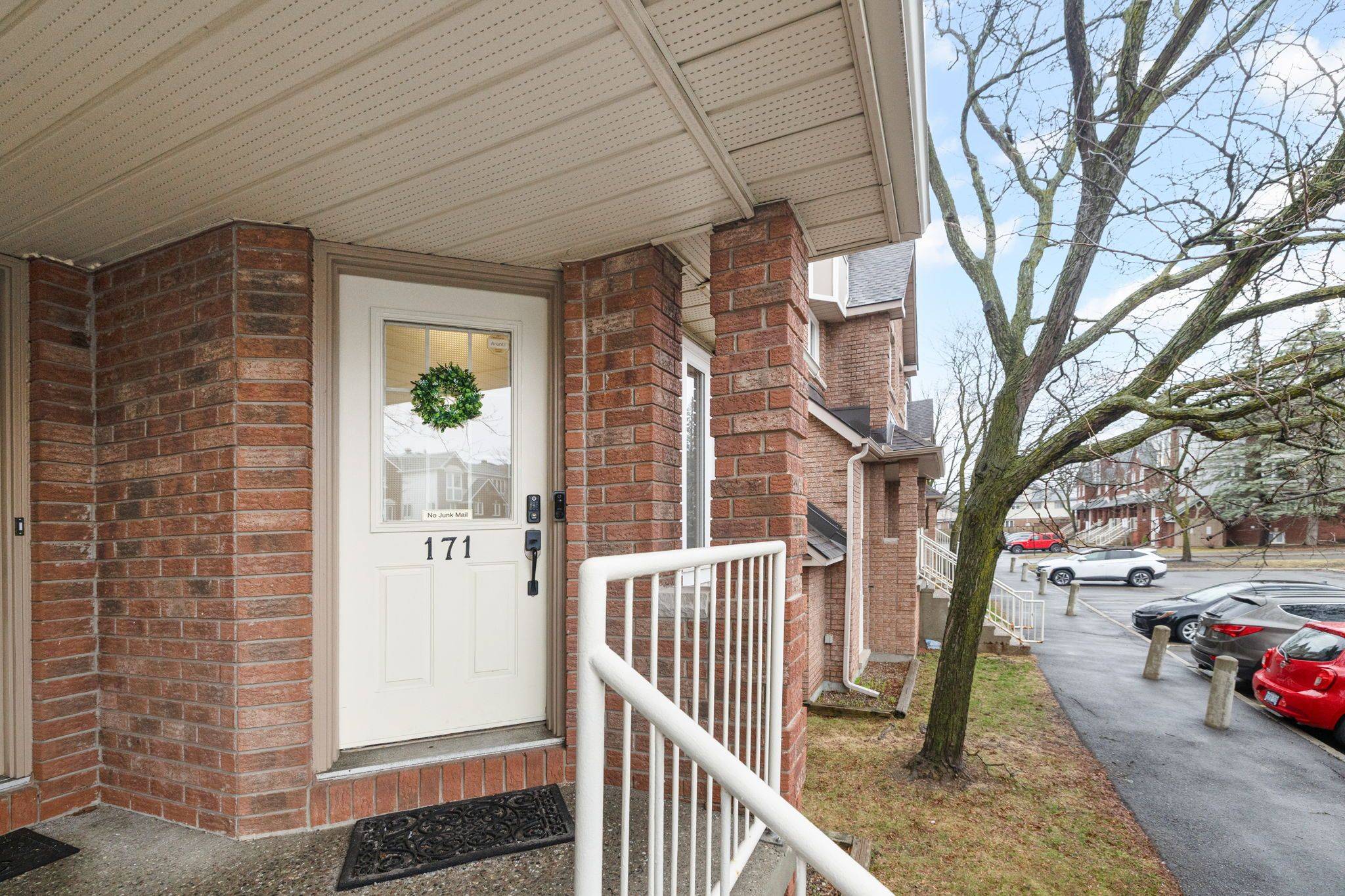 171 Briston Private, Hunt Club - South Keys And Area, ON K1G 5R3