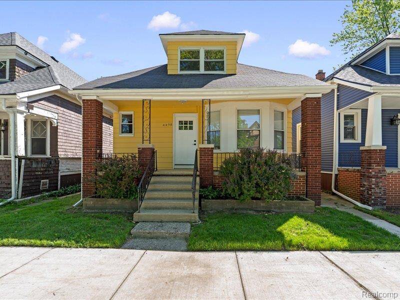 4498 Fischer ST, Detroit, MI 48214