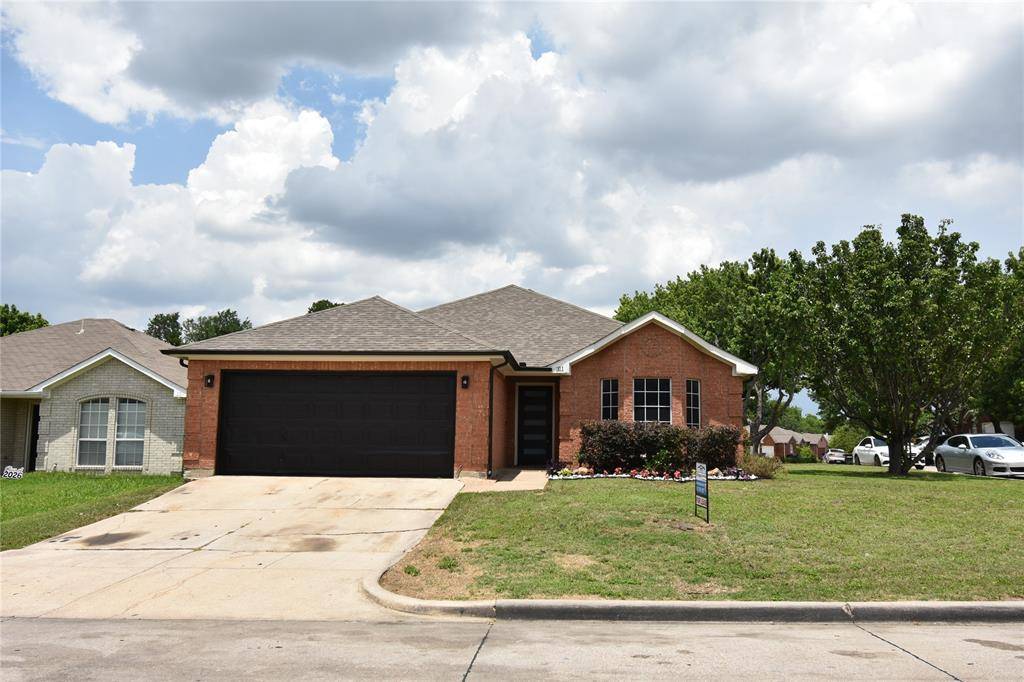 311 Stell Avenue, Mansfield, TX 76063
