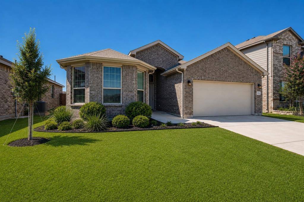 221 Oldcastle Way, Fort Worth, TX 76052