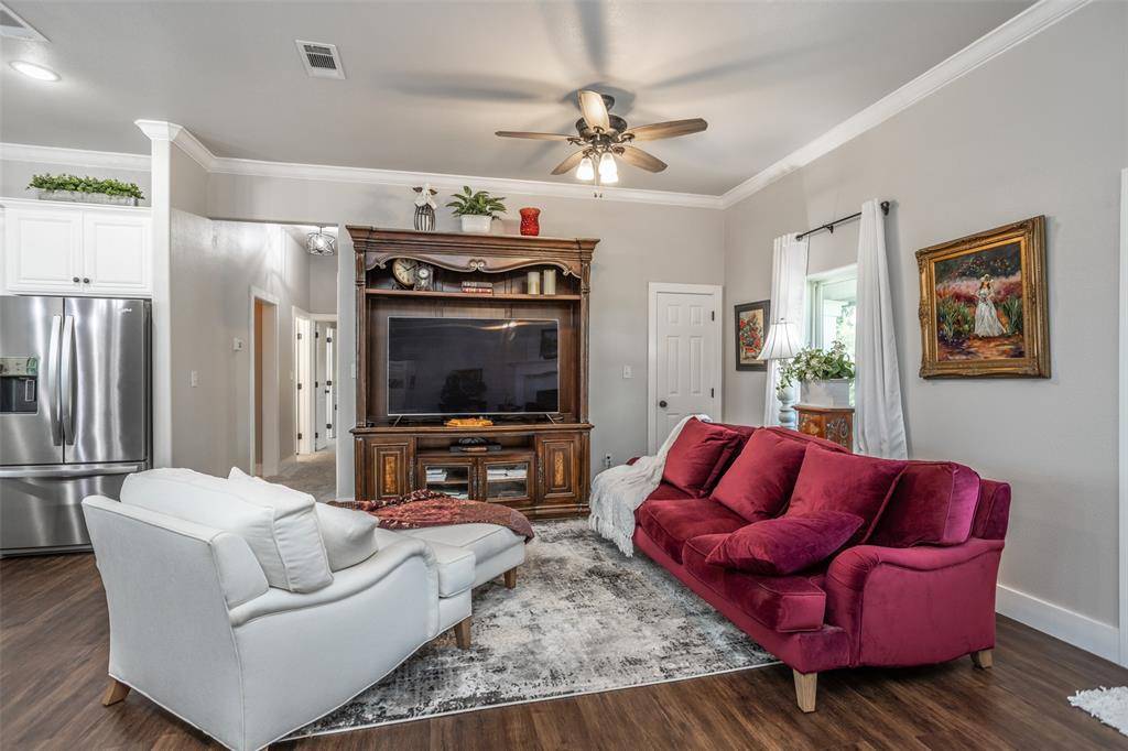 123 County Road 123, Gainesville, TX 76240
