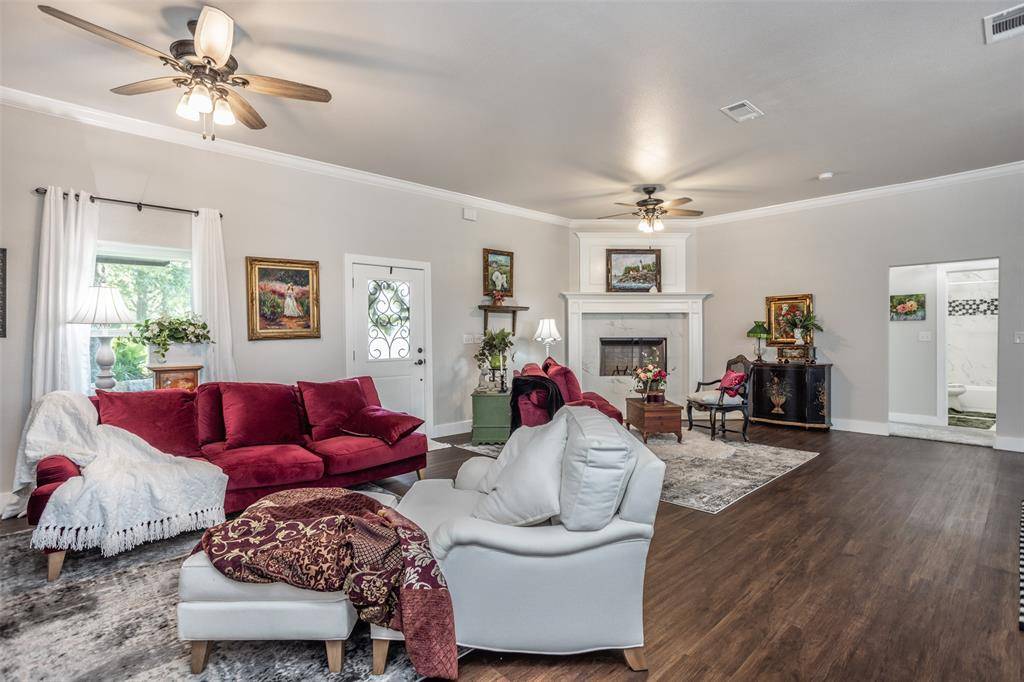 123 County Road 123, Gainesville, TX 76240