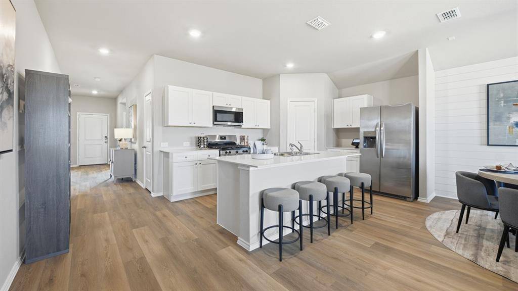 8425 BLUEBONNET BEND Road, Fort Worth, TX 76131