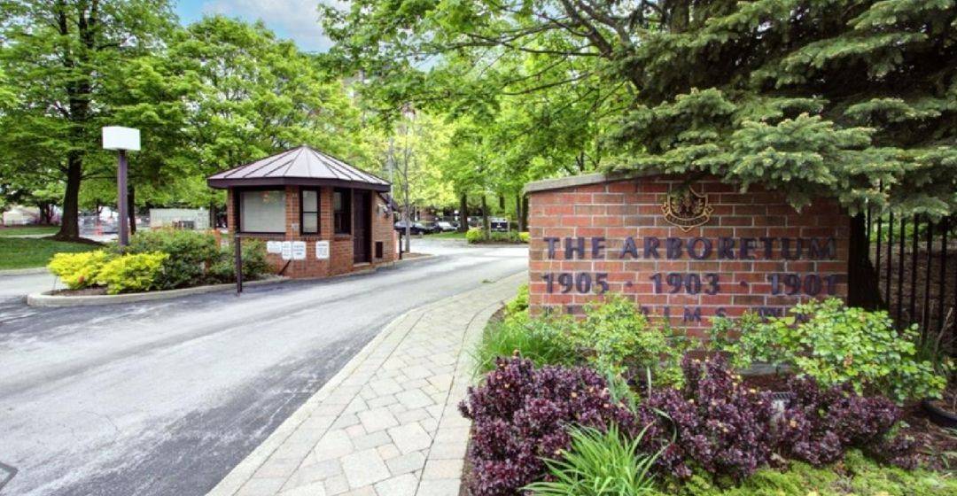 1901 Pilgrims WAY #301, Oakville, ON L6M 2W9