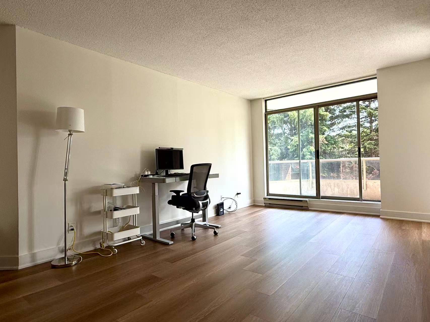 1901 Pilgrims WAY #301, Oakville, ON L6M 2W9