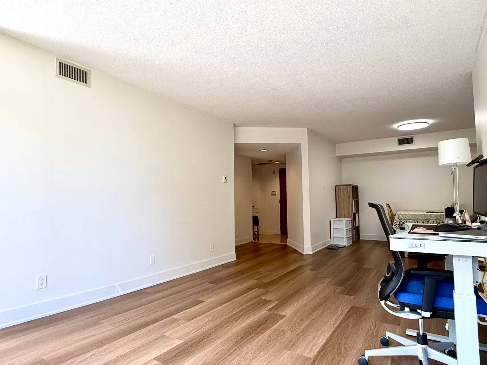 1901 Pilgrims WAY #301, Oakville, ON L6M 2W9