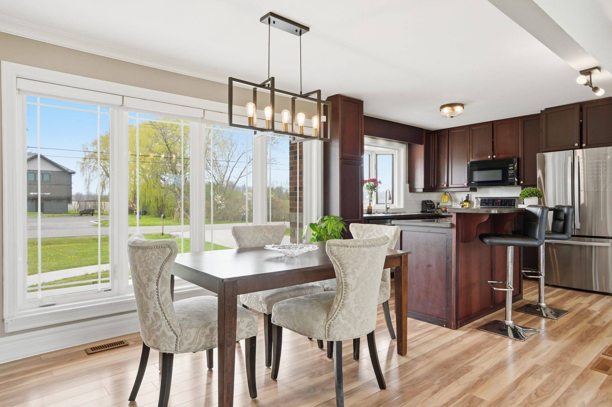 533 Woodburn RD, Hamilton, ON L0R 1P0