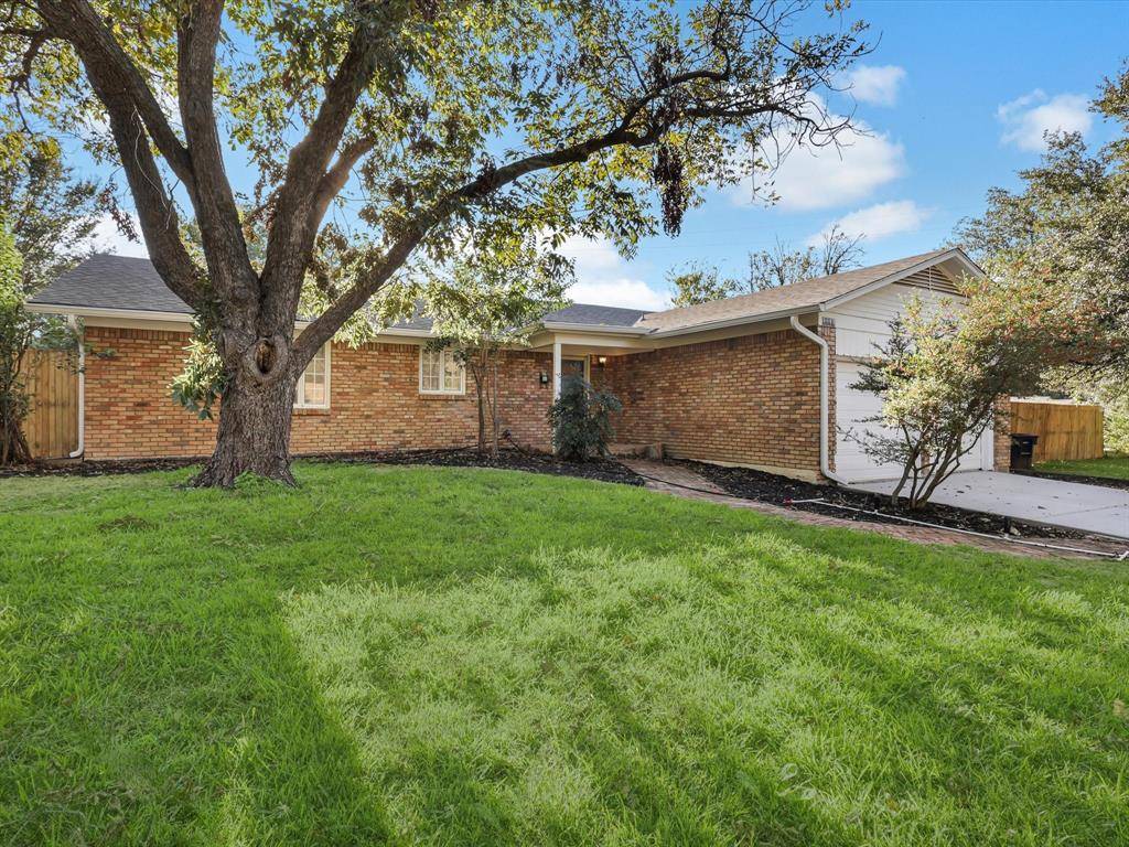 4900 Vega Court E, Fort Worth, TX 76133
