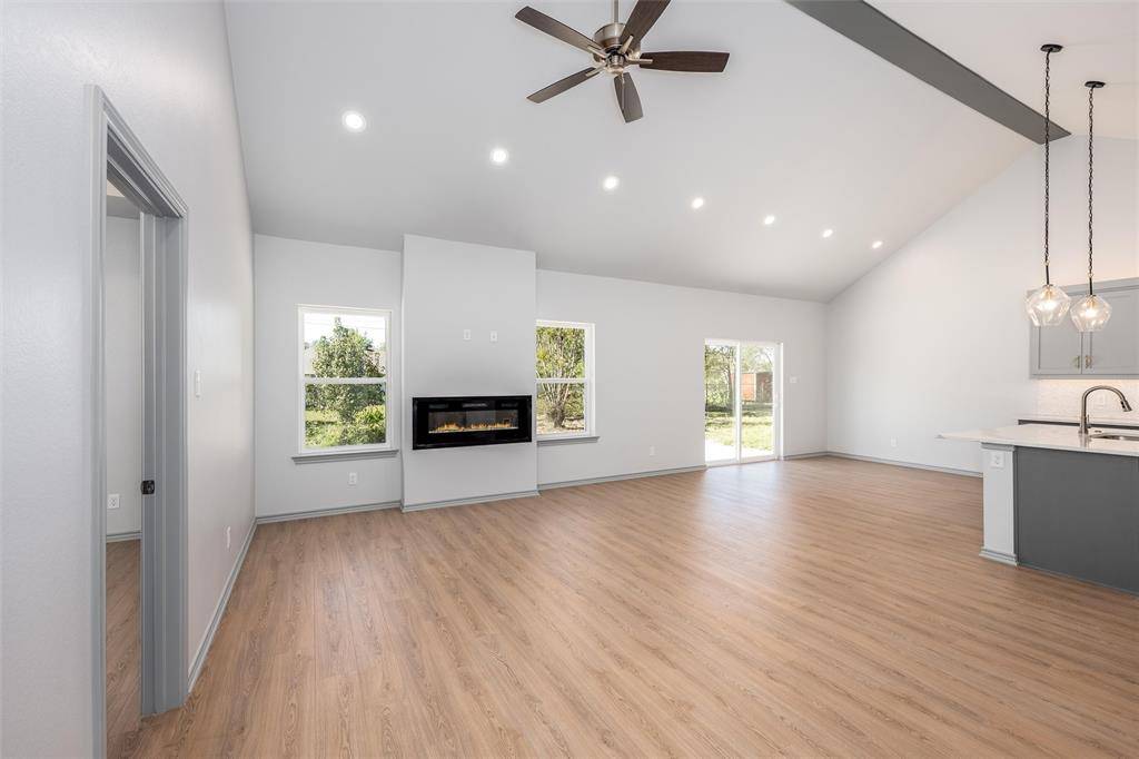 213 Anchor Lane, Gun Barrel City, TX 75156