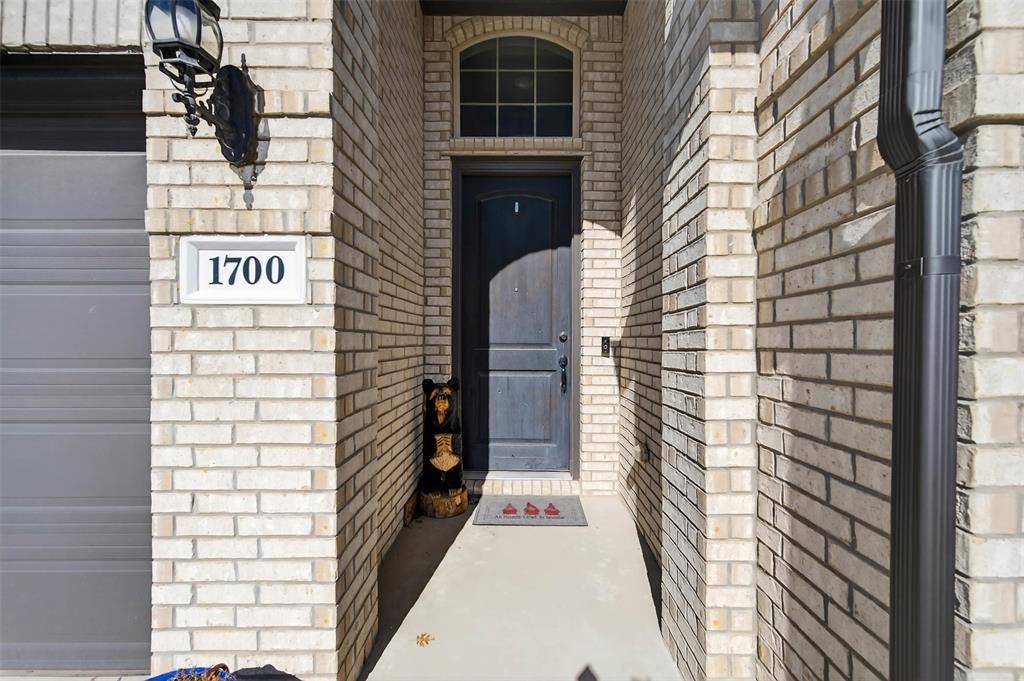 1700 Hamlet Drive, Fort Worth, TX 76052