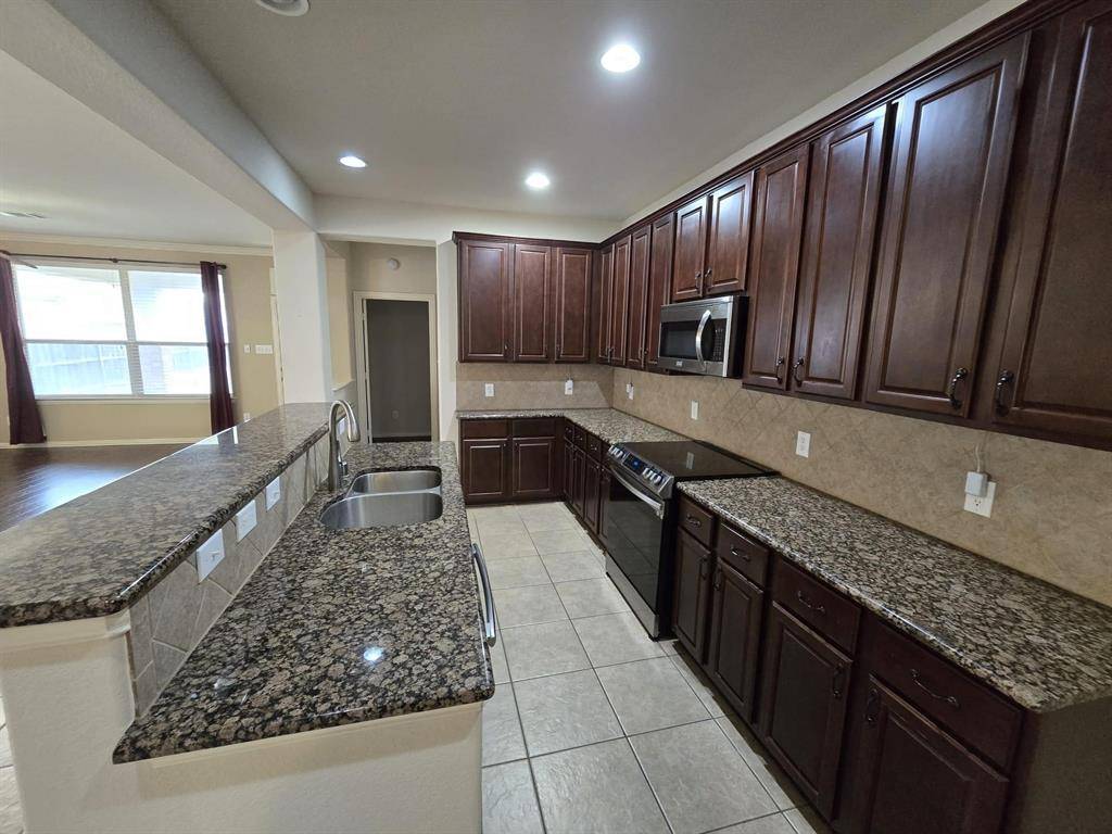213 Willet Court, Little Elm, TX 75068