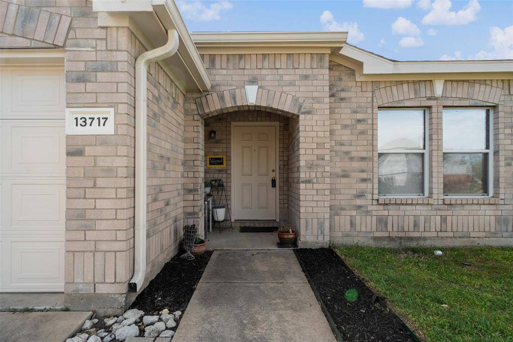 13717 Canyon Ranch Road, Fort Worth, TX 76262