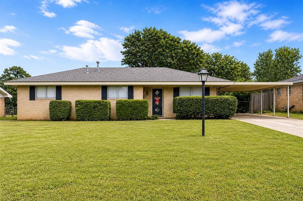 1507 Hulme Street, Bowie, TX 76230