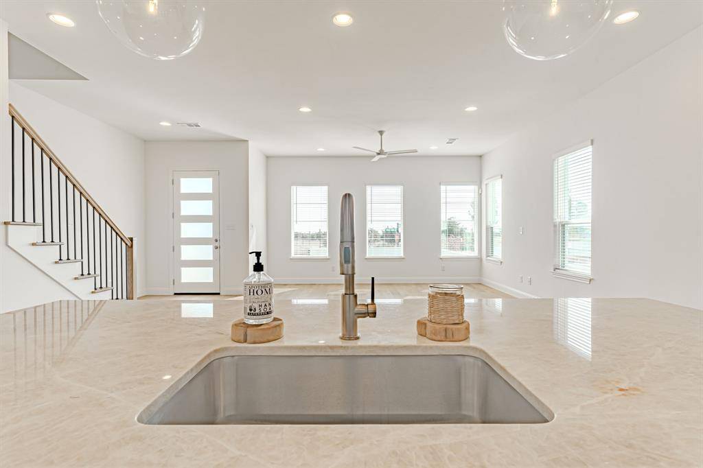 2143 Village Walk Place, Aledo, TX 76008