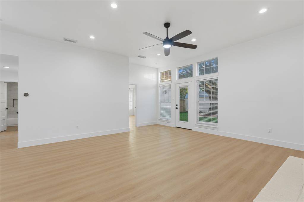 7034 Lo Chalmers Lane, Garland, TX 75043