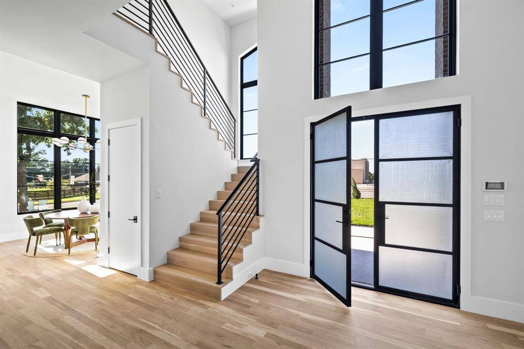 3888 Walnut Hill Lane, Dallas, TX 75229