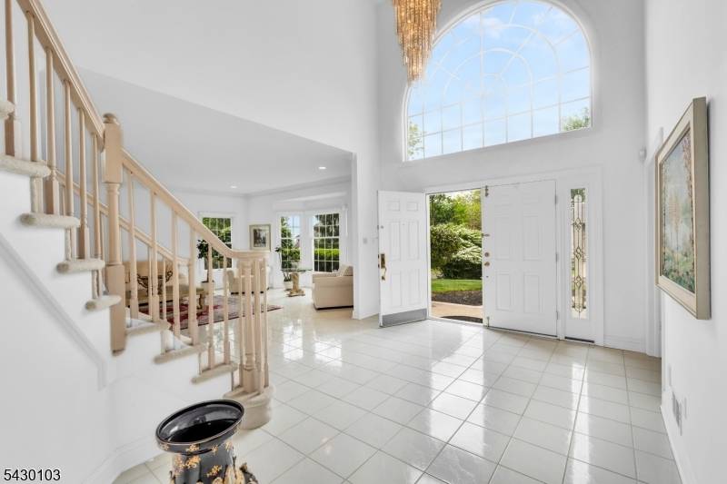 3 Bayview Ter, Green Brook Twp., NJ 08812