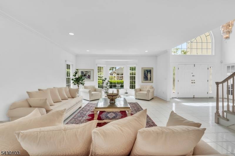 3 Bayview Ter, Green Brook Twp., NJ 08812
