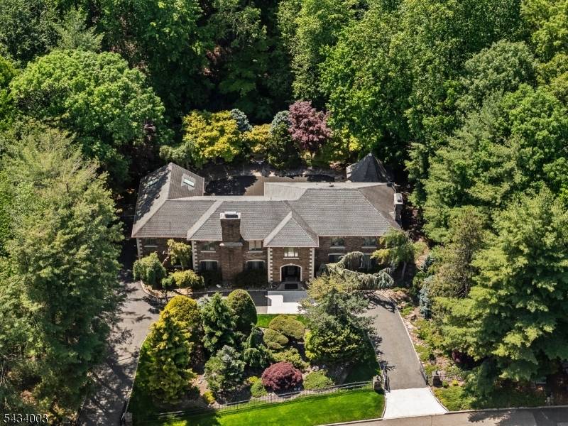 708 Ashmont Rd, Franklin Lakes Boro, NJ 07417