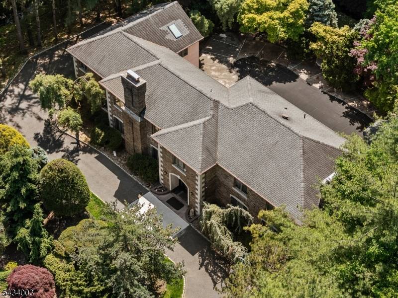 708 Ashmont Rd, Franklin Lakes Boro, NJ 07417