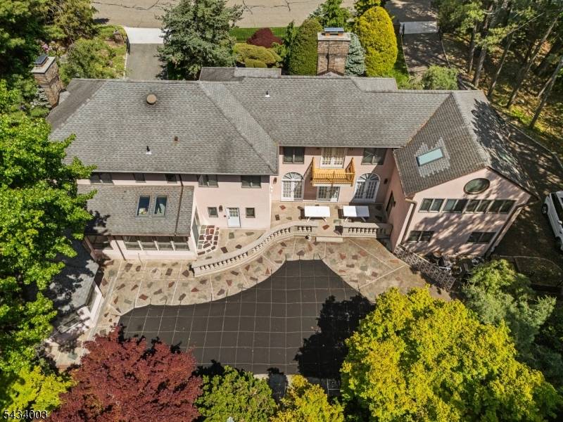 708 Ashmont Rd, Franklin Lakes Boro, NJ 07417