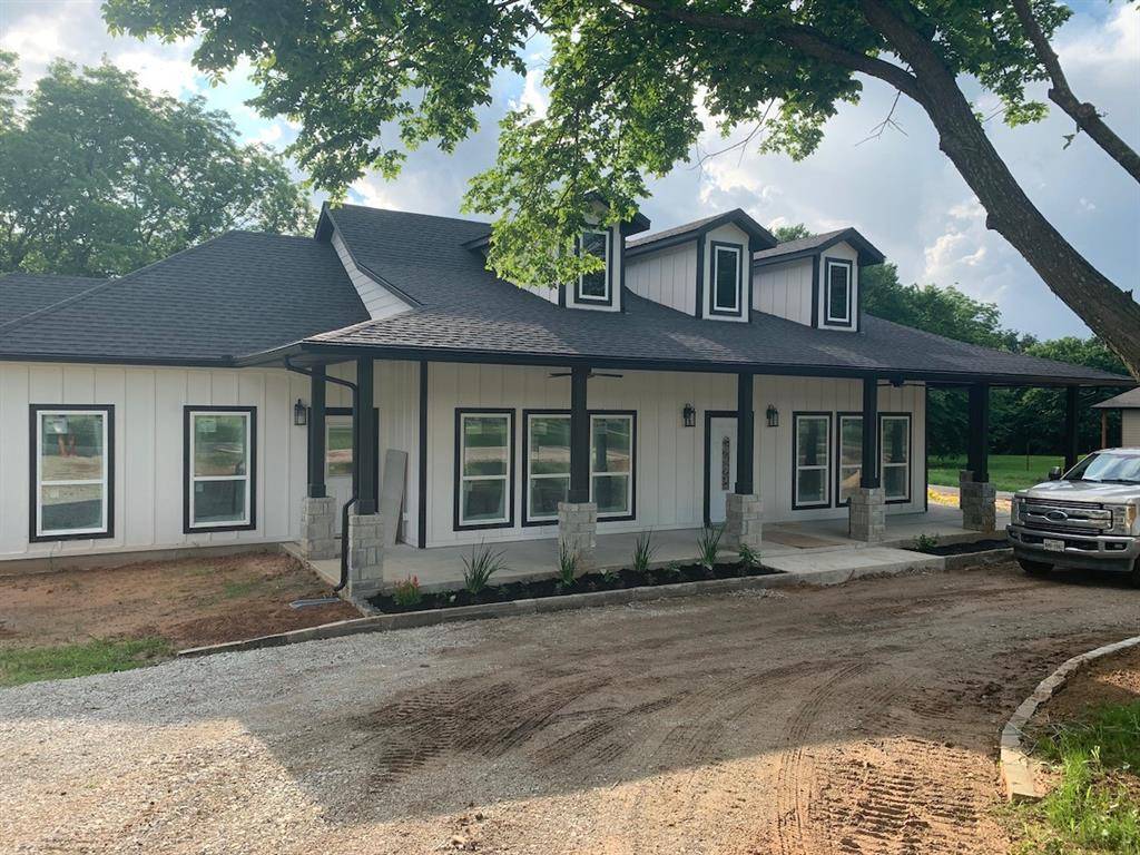 410 S Wickham Street, Alvord, TX 76225