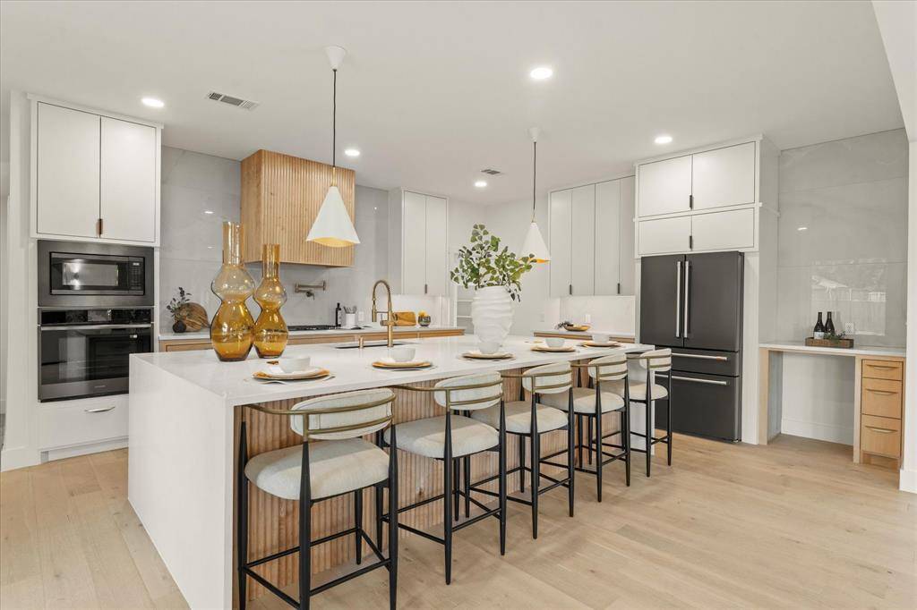 7210 Baxtershire Drive, Dallas, TX 75230