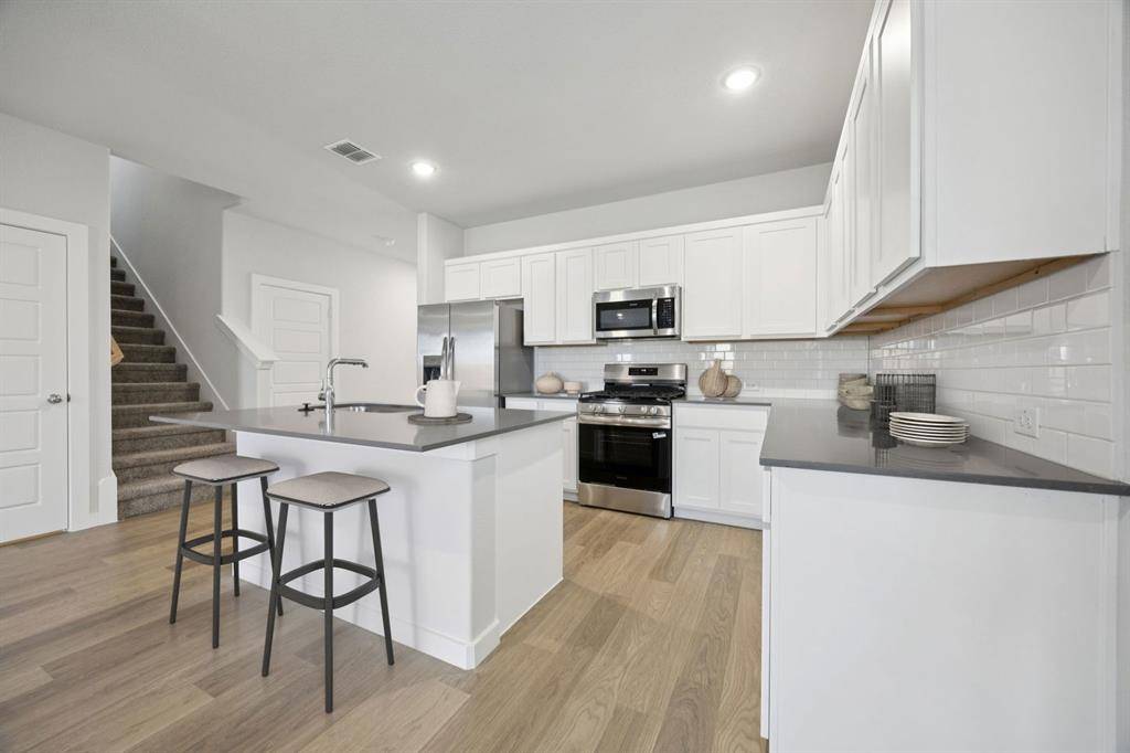 920 Pistachio Drive, Alvarado, TX 76009