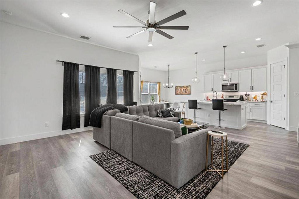 7722 Oak Garden Trail, Dallas, TX 75232