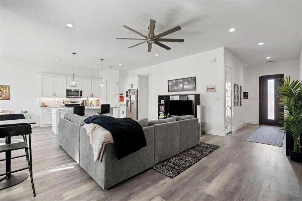 7722 Oak Garden Trail, Dallas, TX 75232