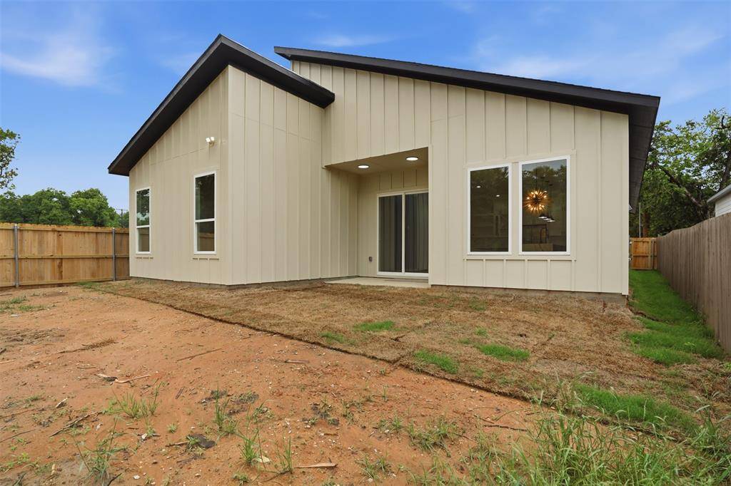 1111 Riverwood Road, Dallas, TX 75217